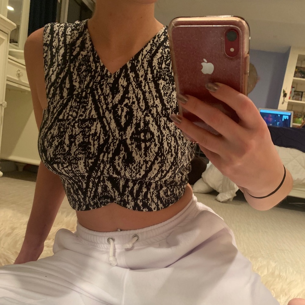 Super comfy cool designed crop top